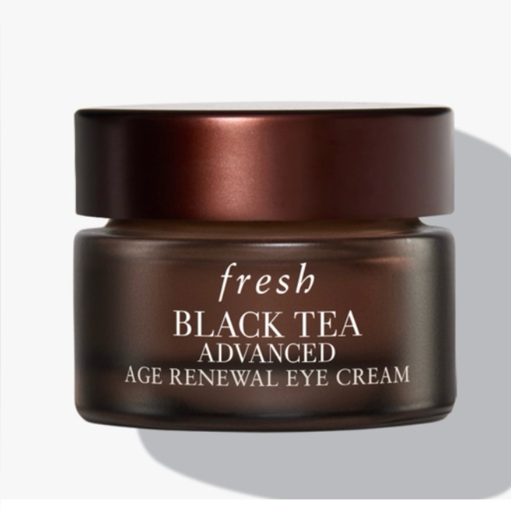 Fresh Black Tea Age Renewal Eye Cream - Elegant Black Packaging